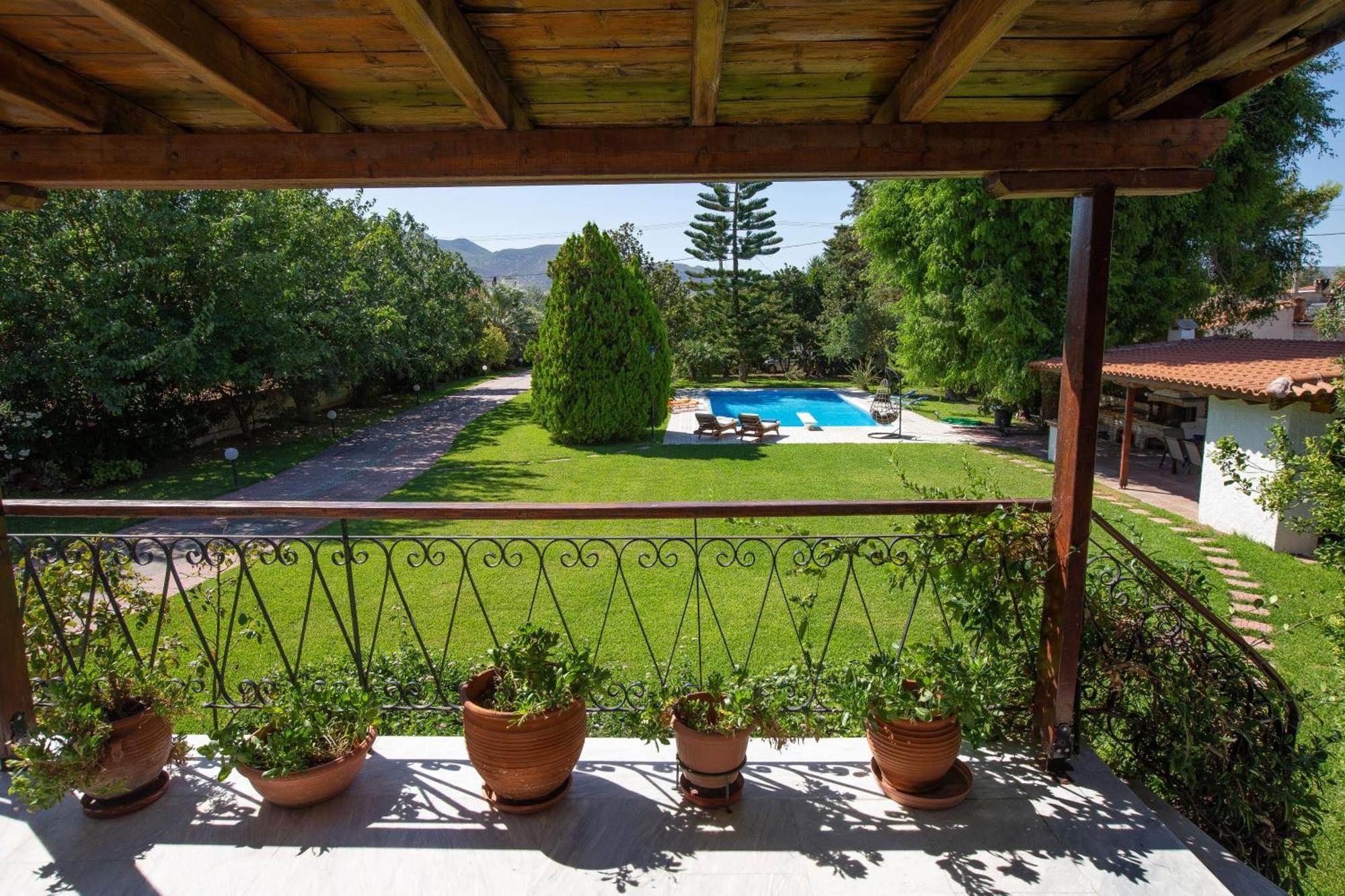 Villa Koralia Marathon
