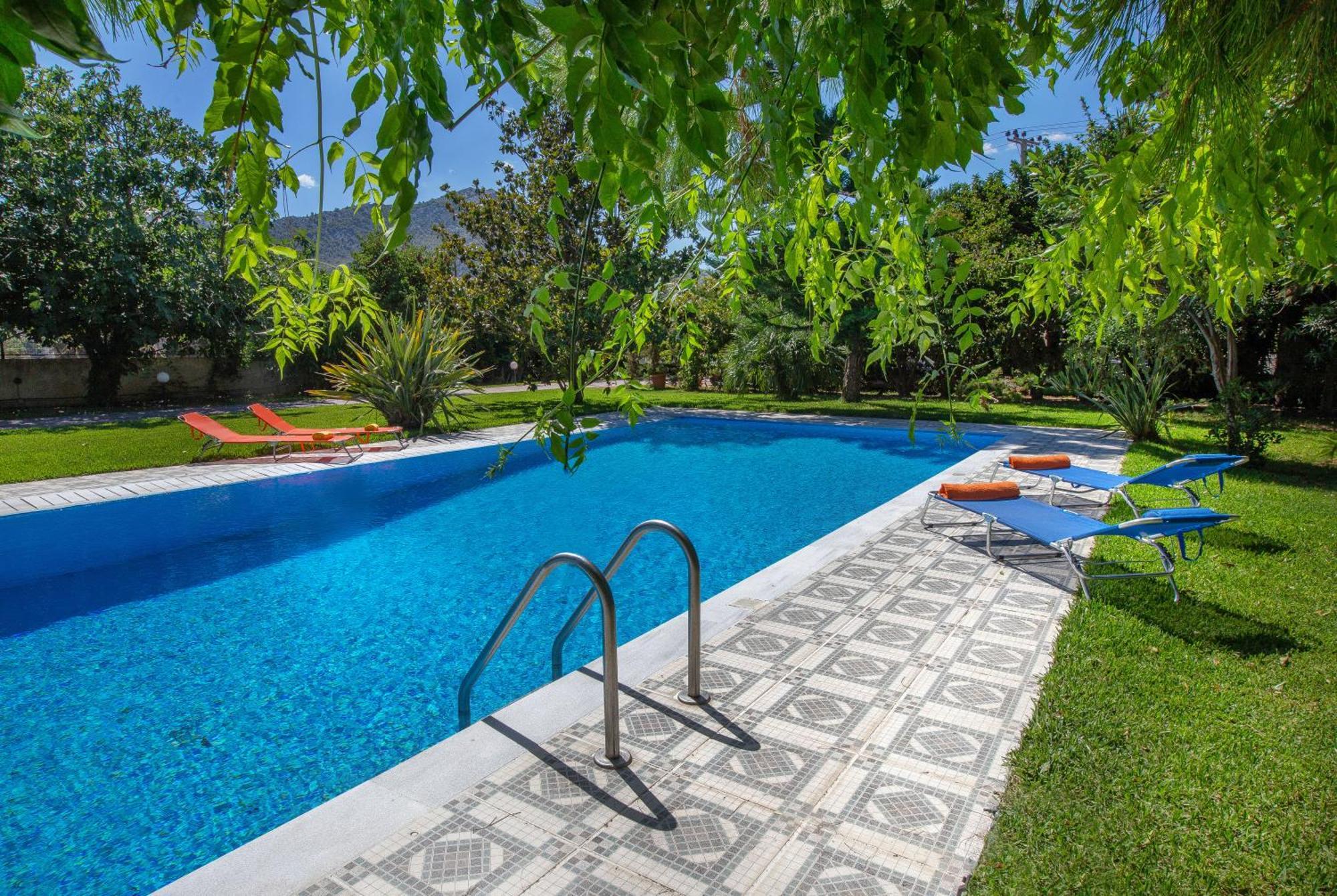 Villa Koralia Marathon *